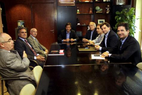 Imagen de archivo de la reunión de Cort con la junta directiva del Real Mallorca