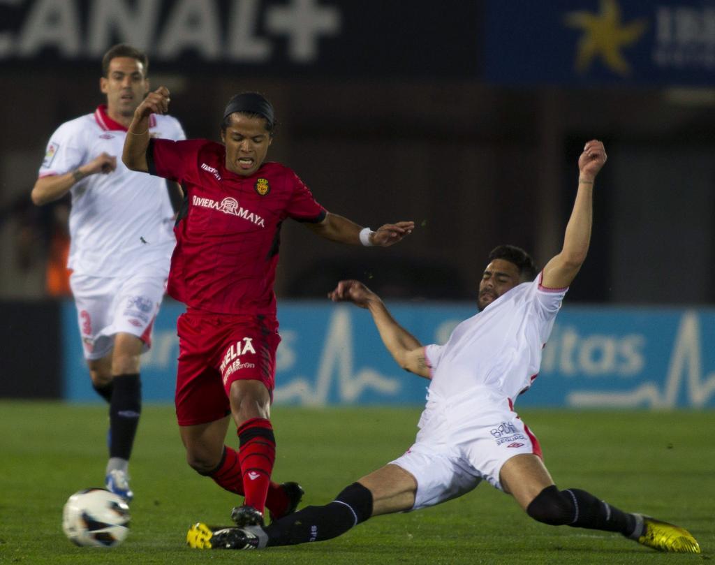 Севилья мальорка. КОНКАКАФ футбол. KONKAKAF Football. Mallorca FC. CONCACAF 2005.