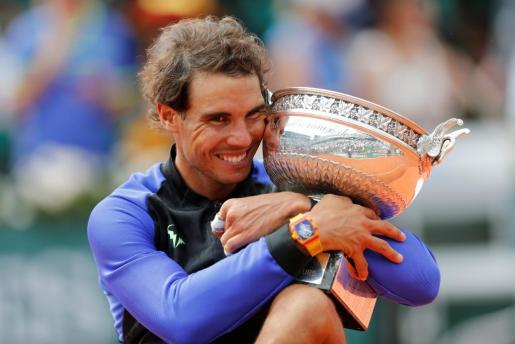 El español Rafael Nadal celebra su victoria en Roland Garros.