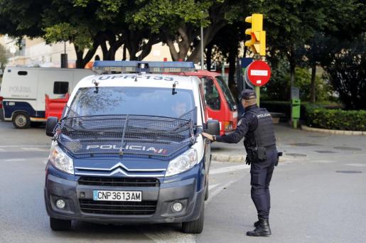 Detienen y ejecutan la expulsión de un argelino presunto autor de varios hechos delictivos en Palma 342