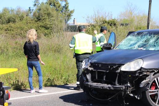 Imagen de la conductora, tras el accidente.