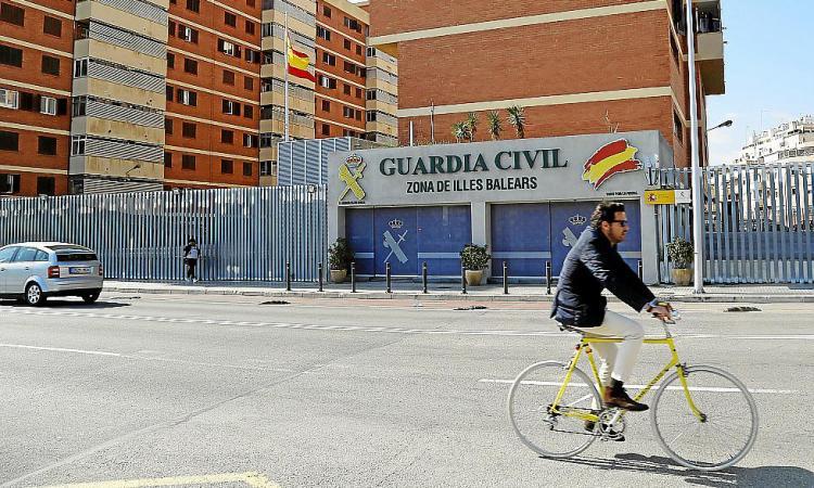 Detenido un guardia civil de Tráfico por un supuesto caso de corrupción de menores